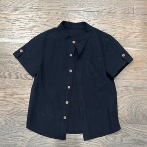 Black Short Sleeve Button-Up Shirt